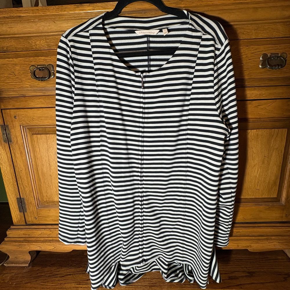 Soft Surroundings Black & White Striped Long Sleeve Zip-Front‎ Tunic Size L